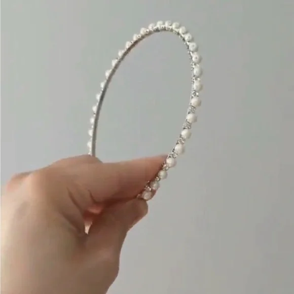 Pearl & Crystal Silver Headband - Elegant Women Accessories - Picture 2 of 3